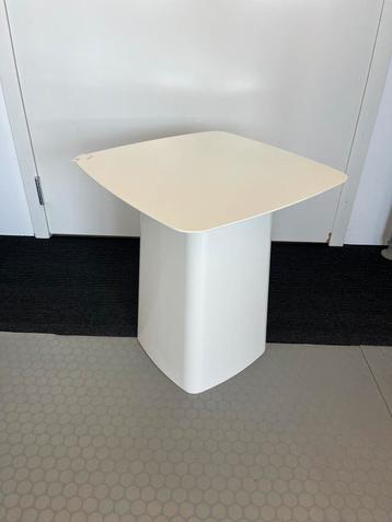 Vitra Metal Side Tables Ronan & Erwan Bouroullec, Design beschikbaar voor biedingen