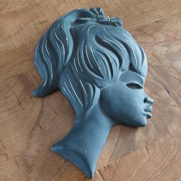 Vintage Wanddecoratie Damesportret beschikbaar voor biedingen