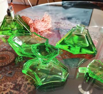 Prachtige vintage kristallen 4 delig toilettafelset  beschikbaar voor biedingen