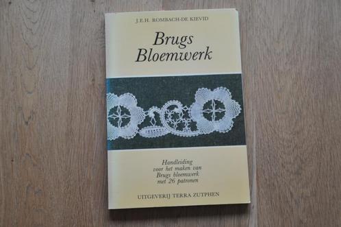 Kantklossen Brugs Bloemwerk, Hobby en Vrije tijd, Kantklossen, Zo goed als nieuw, Patronen, Ophalen of Verzenden