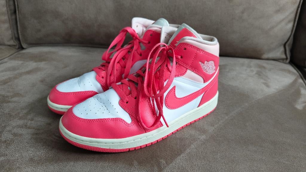 Nike Air Jordan 1 Mid Strawberries & Cream EU 41 US 9.5 UK 7, Nike Air Jordan, Ophalen of Verzenden, Roze, Sneakers of Gympen