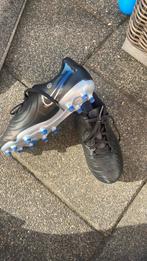 voetbal schoenen nike, Maat XS of kleiner, Ophalen of Verzenden, Zo goed als nieuw, Schoenen