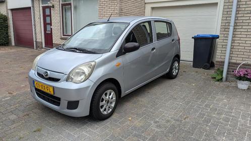 Daihatsu Cuore 1.0 5D 2007 Grijs, Auto's, Daihatsu, Particulier, Cuore, Airbags, Alarm, Isofix, Lichtmetalen velgen, Radio, Trekhaak