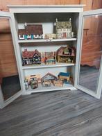 Houten vitrinekastje met papieren miniatuur maquettes, Antiek en Kunst, Ophalen of Verzenden