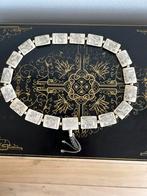 Chinese benen ketting met decor van wijsgeren en spreuken, Ophalen of Verzenden