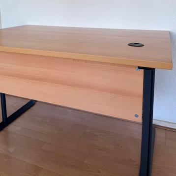 Bureaurafel met gat 120*80*73H