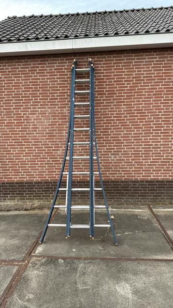 Ladder . 3 x 12 trede beschikbaar voor biedingen