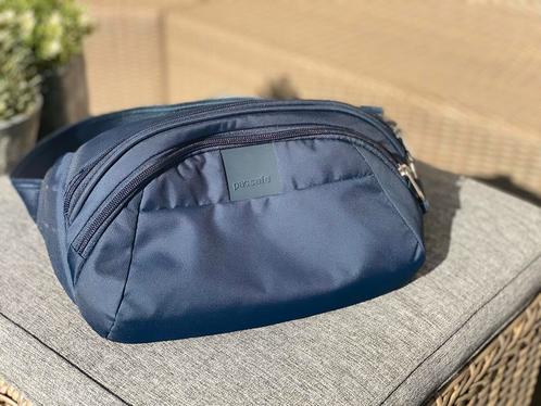 Pacsafe Metrosafe LS120 Heuptas - Zo Goed Als Nieuw, Sieraden, Tassen en Uiterlijk, Tassen | Rugtassen, Zo goed als nieuw, Overige merken