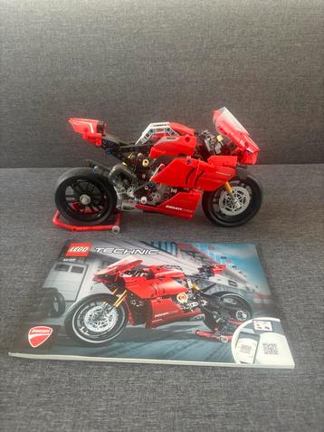 Lego Technic Ducati Panigale V4 R - Complete Set 42202 beschikbaar voor biedingen