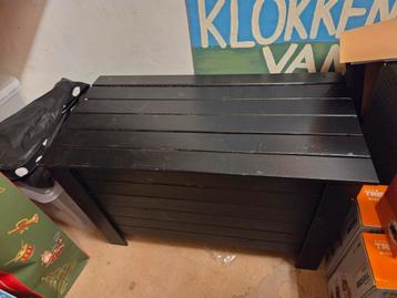 Zwarte houten kist GRATIS beschikbaar voor biedingen