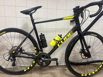 Mooie cube attain race fiets frame maat 60 beschikbaar voor biedingen