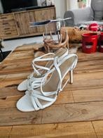Guess witte hakken - elegant en stijlvol, Guess, Wit, Nieuw, Ophalen of Verzenden