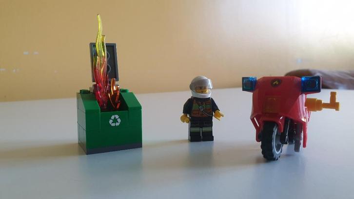 LEGO City Brandweermotor - nr 60000, Kinderen en Baby's, Speelgoed | Duplo en Lego, Zo goed als nieuw, Lego, Complete set, Ophalen of Verzenden