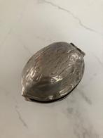 Metalen notenkraker vintage walnootvorm massief, Ophalen of Verzenden