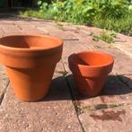 2 Aardewerk Bloempotten, Gebruikt, Rond, Binnen, Ophalen of Verzenden