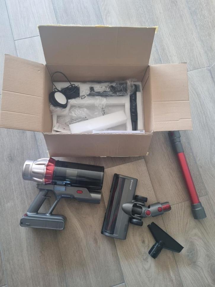 Nieuwe steelstofzuiger met accessoires, Witgoed en Apparatuur, Stofzuigers, Nieuw, Stofzuiger, Minder dan 1200 watt, Reservoir