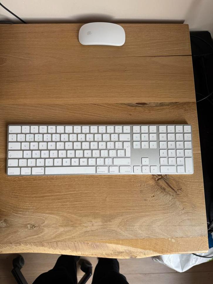 Apple Magic Keyboard - Draadloos Toetsenbord, Computers en Software, Toetsenborden, Zo goed als nieuw, Qwerty, Draadloos, Multimediatoetsen