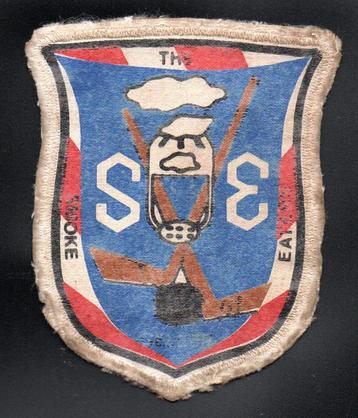 Gezocht ijshockey embleem Smoke Eaters Geleen badge patch beschikbaar voor biedingen