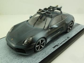 Spark Porsche 911 992.2 Skie's en sneeuw 1:18 WAP0210230T911 beschikbaar voor biedingen