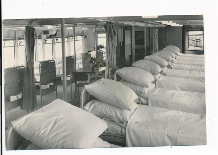 Hospitaalschip - Henri Dunant - een van de Ziekenzalen, Verzamelen, Ansichtkaarten | Nederland, Gelopen, 1960 tot 1980, Verzenden
