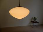 RAAK retro vintage lamp hanglamp jaren 50 / 60 melkglas, Gebruikt, ., Vintage, Ophalen of Verzenden