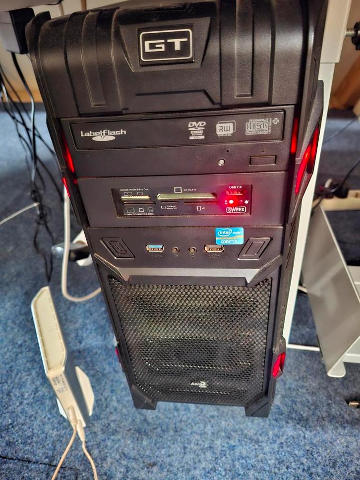 Desktop computer steeds geupgrade, Computers en Software, Desktop Pc's, Gebruikt, 2 tot 3 Ghz, SSD, Ophalen of Verzenden