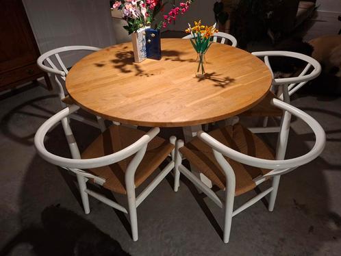 Eiken eettafel met 5 Y-stoelen, Huis en Inrichting, Complete eetkamers, Gebruikt, 4 tot 6 stoelen, Ophalen of Verzenden