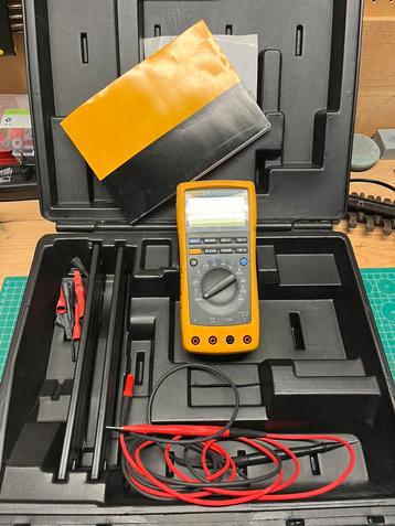 Fluke 187 True RMS Multimeter beschikbaar voor biedingen