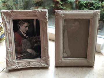 Fotolijstjes geverfd hout beschikbaar voor biedingen