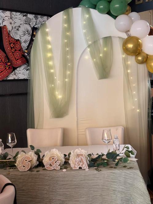 TE HUUR Gouden backdrop decoratie boog., Hobby en Vrije tijd, Feestartikelen | Verhuur, Zo goed als nieuw, Ophalen