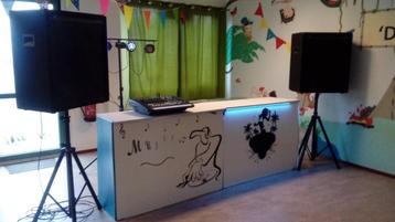 DJ Booth te huur Nu €25 beschikbaar voor biedingen