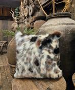 koeienhuid kussens landelijk woonaccessoires schapenvacht, Huis en Inrichting, Woonaccessoires | Kussens, Ophalen, Nieuw, Overige kleuren