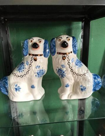 Staffordshire Dogs antiek William Kent C.1940s hoerenhondjes beschikbaar voor biedingen