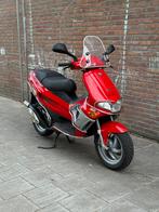 Gilera runner 50cc  darkdream orgineel met beugels, Fietsen en Brommers, Scooters | Piaggio, Ophalen, Zo goed als nieuw, Zip