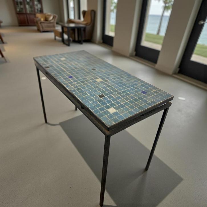 Vintage blauwe mozaëken tegeltafel / plantentafel, Antiek en Kunst, Antiek | Meubels | Tafels, Ophalen