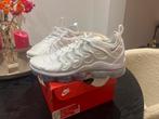 Nike Air Vapormax Plus Wit/Platinum, Kleding | Heren, Schoenen, Ophalen of Verzenden, Nieuw, Wit, Sneakers of Gympen