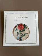 Sézane sjaaltje bloemen wit blauw rood nieuw, Ophalen of Verzenden, Nieuw, Sjaal