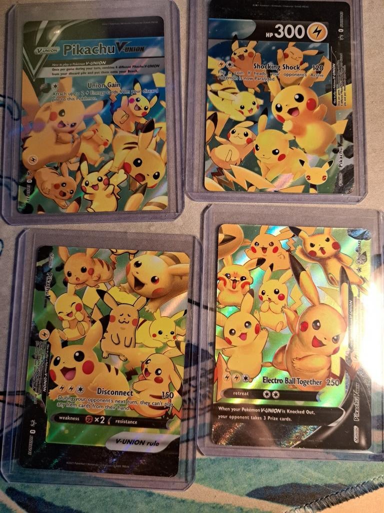Pikachu V-UNION Celebrations set van 4 kaarten, Ophalen of Verzenden