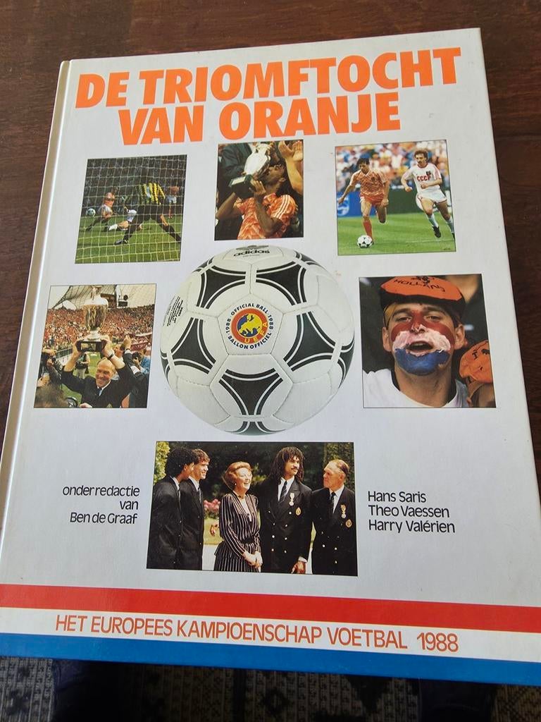 De Triomftocht van Oranje: EK Voetbal 1988, Ophalen of Verzenden