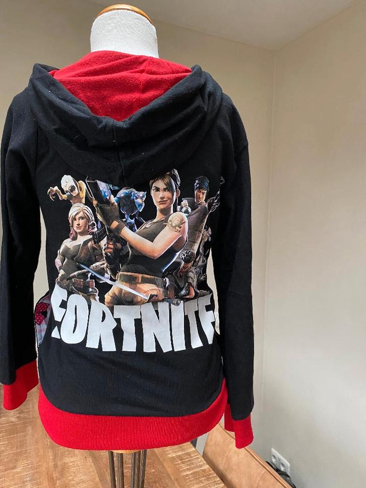 Fortnite vest zwart / rood netjes maat 140 DH, Kinderen en Baby's, Kinderkleding | Maat 140, Gebruikt, Meisje, Trui of Vest, Ophalen of Verzenden