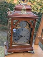 Antieke tafel klok 18 eeuw spillegang 51 cm hoog. €1650., Ophalen