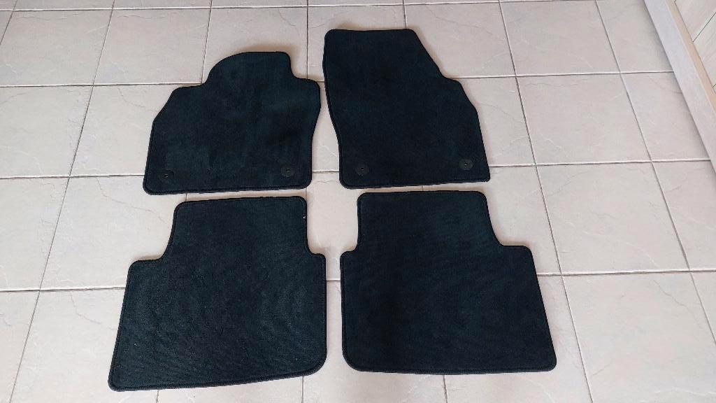Skoda Kamiq vloetmatten 4 stuks, Ophalen, Gebruikt, Skoda