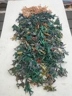 Grote verzameling soldaatjes - diverse kleuren en poses, Ophalen of Verzenden, Gebruikt