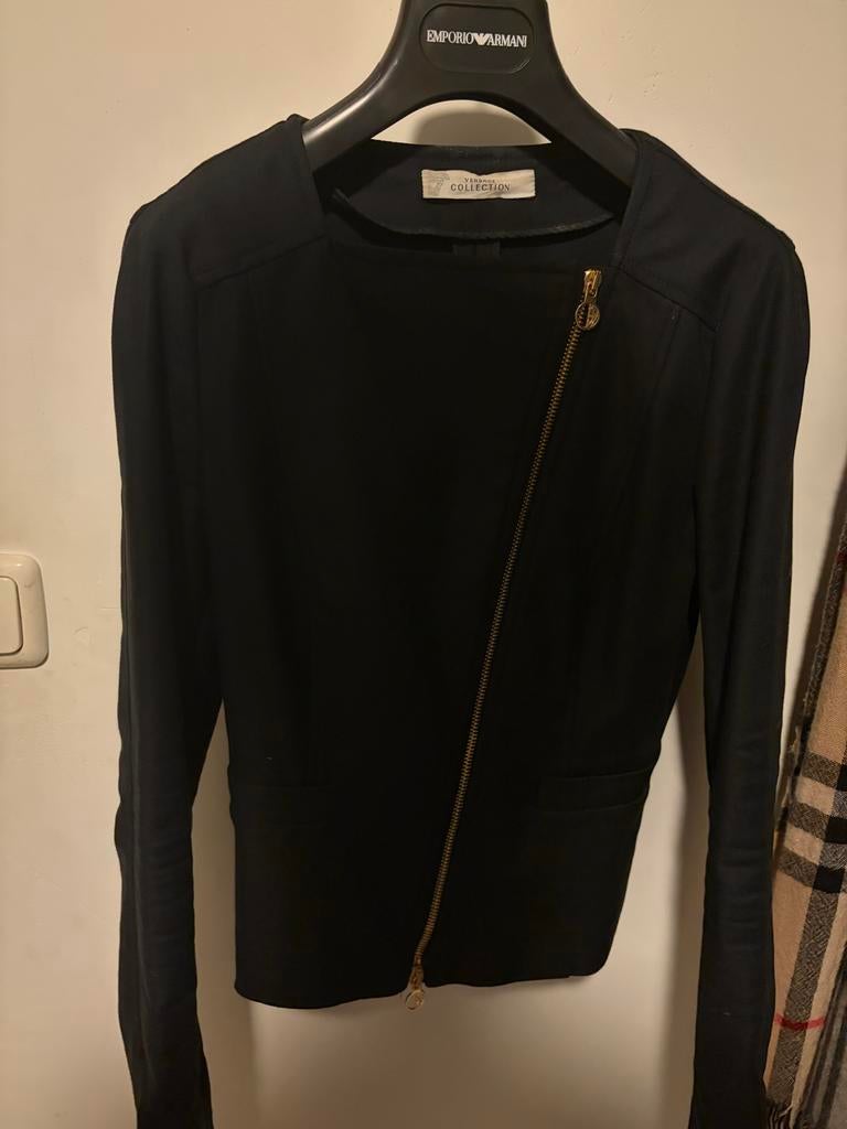 Versace Collection Zwart Jasje met Gouden Rits, Kleding | Dames, Jassen | Zomer, Zo goed als nieuw, Maat 38/40 (M), Zwart, Ophalen of Verzenden