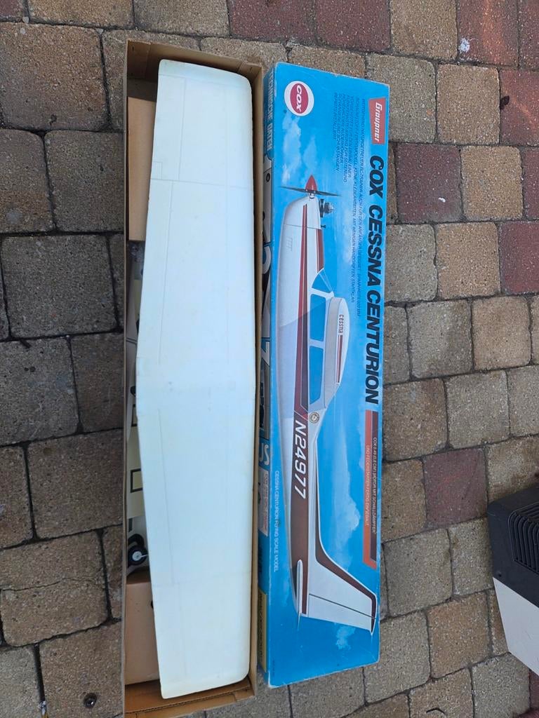 COX Cessna Trainer Schuim Plastic Vliegtuig op brandstof, Ophalen