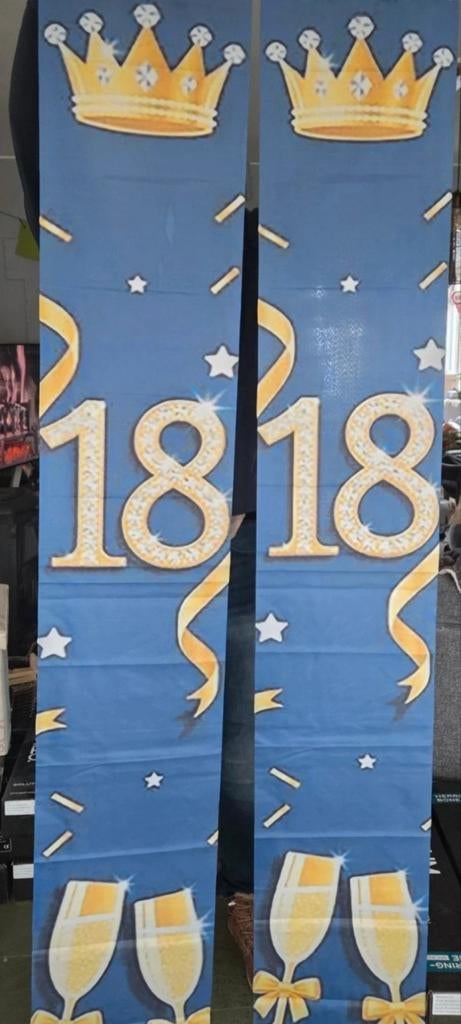 2x Hoera 18 jaar banners/muurbanners - 30x180 cm, Hobby en Vrije tijd, Feestartikelen, Ophalen of Verzenden, Zo goed als nieuw