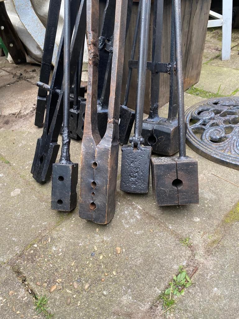 Aambeeld smeden gatenblokken, Ophalen