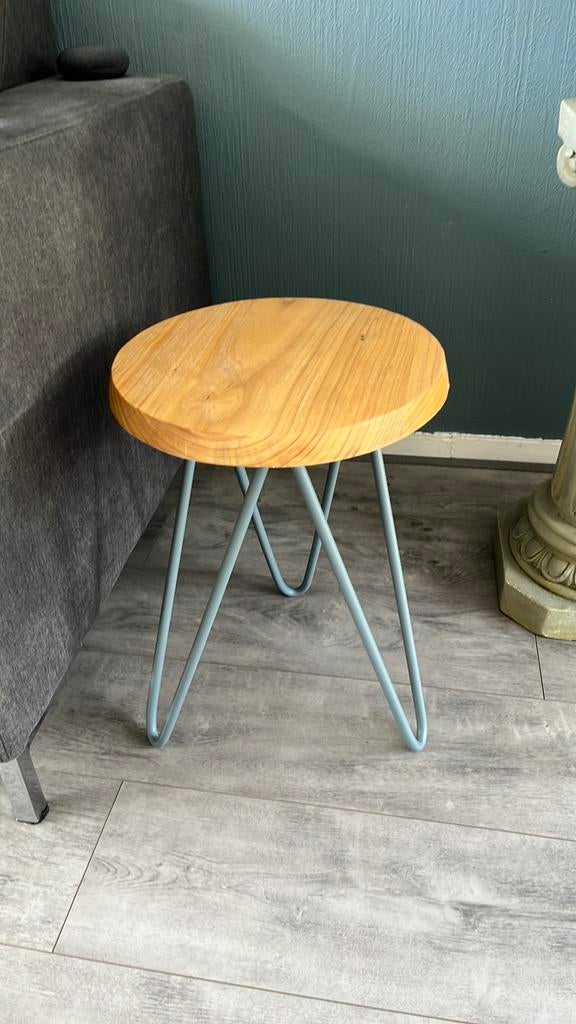 Leuk krukje/ bijzettafeltje, Ophalen, Zo goed als nieuw, Hout