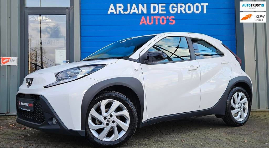 Toyota Aygo X 1.0 AUTOMAAT Acc Clima Carplay® 17" LM Keyles, Stof, Gebruikt, Zwart, Start-stop-systeem