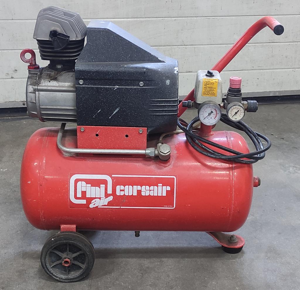 oliegesmeerde compressor 10 liter 8 bar, Doe-het-zelf en Verbouw, Compressors, Ophalen, Gebruikt, 6 tot 10 bar, Minder dan 200 liter/min